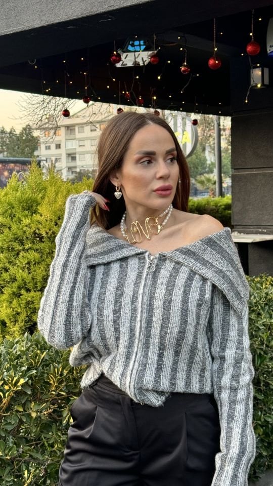 Gri fermuarlı hırka