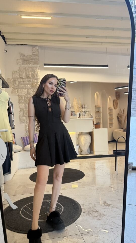 Siyah mini elbise
