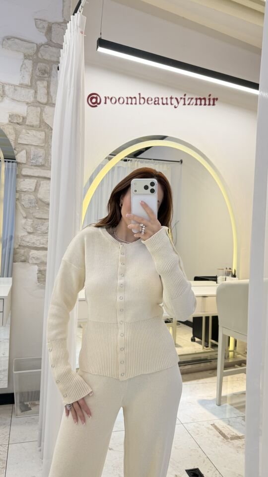 Triko takım krem rengi